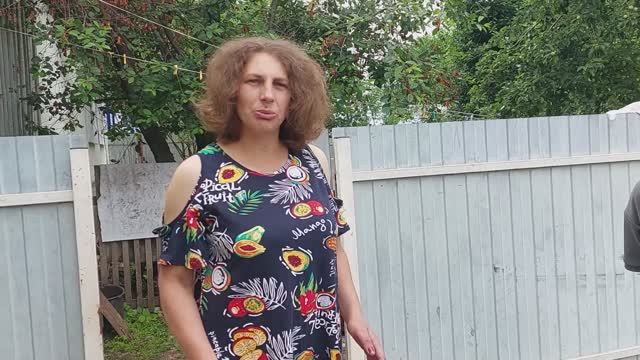 Ритуля занялась бизнесом.