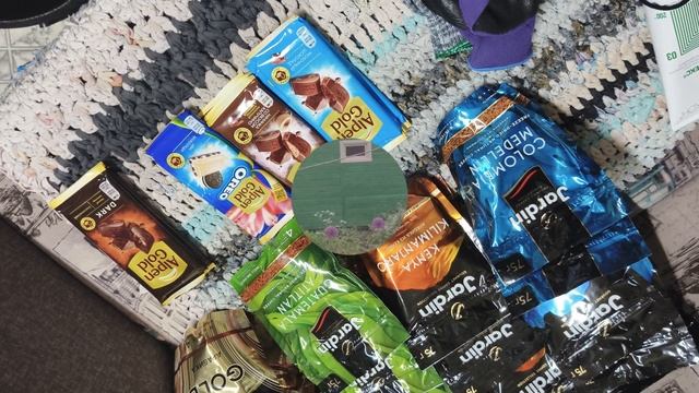 Ночью по деревне ,встречаю мужа.