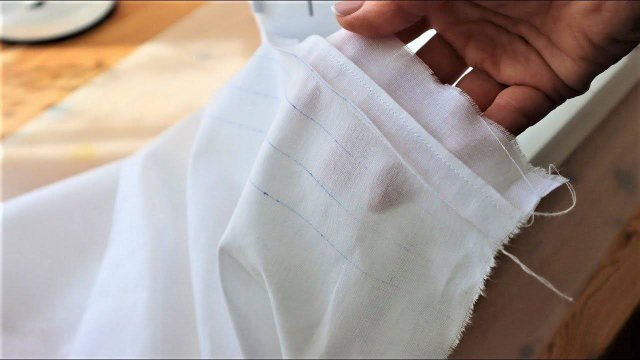 Кума увидела, какую красоту я делаю из старых белых простыней и тоже принесла свои на переделку