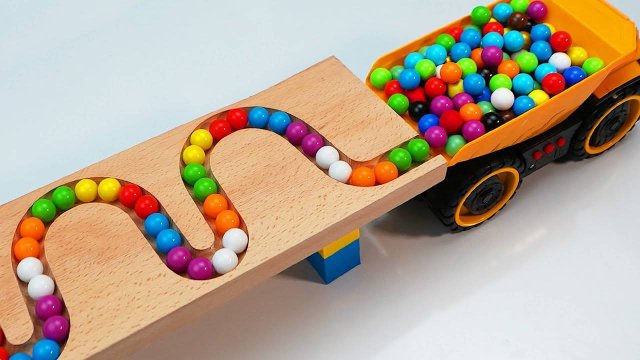 Гонка шариков по доске, Машинка, Мультфильм, смотреть мультик, Мультфильмы для малышей, смотреть