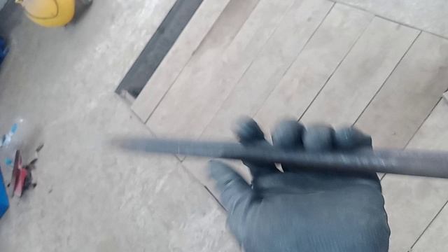 как открутить прикипевшие гайки приёмной трубы