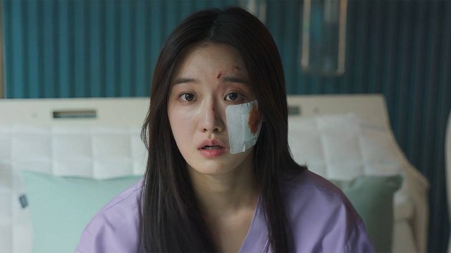 Эта девушка с детства обладала непревзойденной силой, семеро мужчин боятся её и пытаются навредить