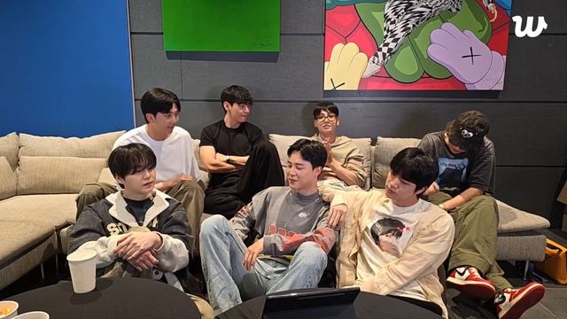 БТС вернулись.  WEVERSE Live BTS 2025.07.01.