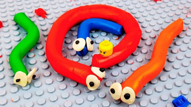 Игра Змейка в Реальной Жизни - Slither.io В реальной Жизни