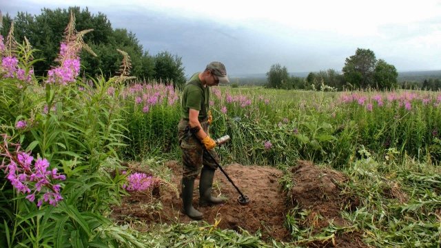 Первые шурфы сезона #525