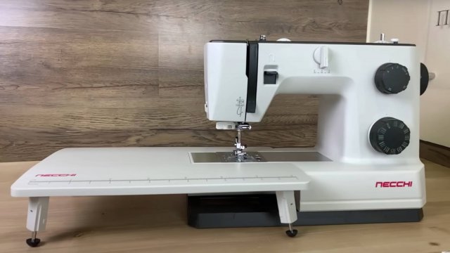 Лучшая швейная машина - ТОП-1 по рейтингу Папа Швей Necchi Q 132A