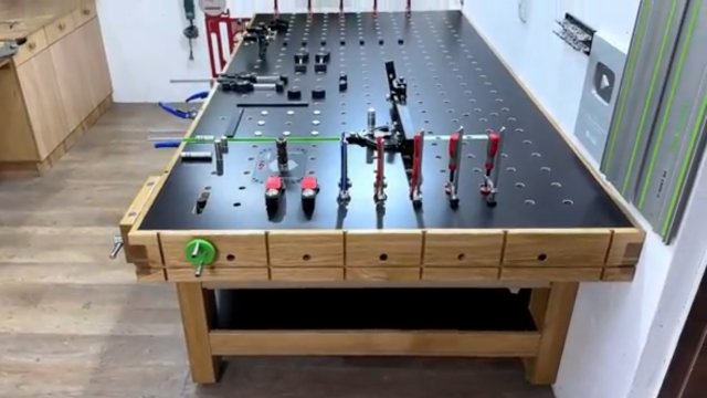 Ультрафункциональный рабочий верстак.