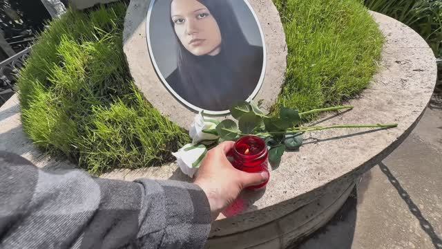 СМЕРТЬ ЕДИНСТВЕННОЙ ДОЧЕРИ РАЗРУШИЛА ВСЮ ЕГО ЖИЗНЬ … МОГИЛА НАДИ ЖЕЧКОВОЙ / ВАГАНЬКОВСКОЕ 06.2025