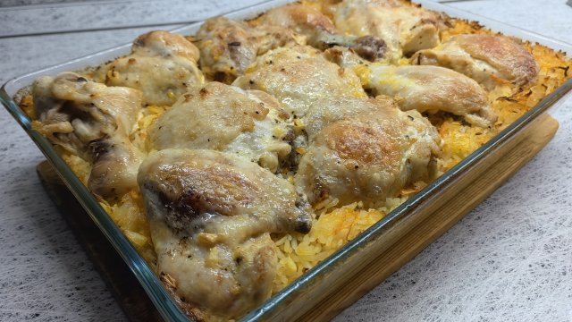 Рис с курицей в духовке! Быстро, просто и очень вкусно!😋