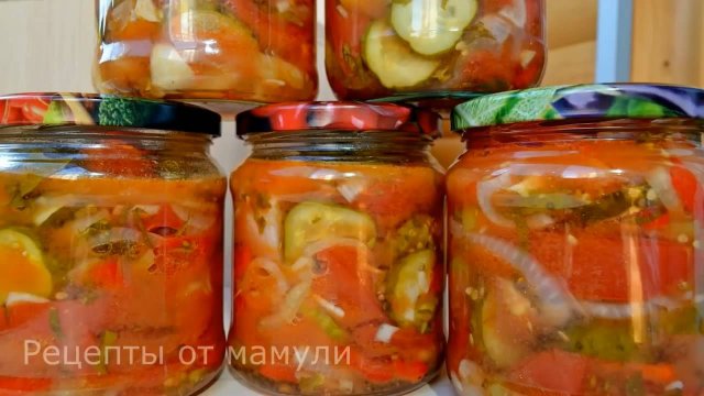 Вкусненький салат на зиму. Салатов много, но этот один из любимых.
