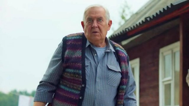 На деревню дедушке фильм (2025). С Юрием Стояновым в главной роли. Комедия. Обзор и анализ