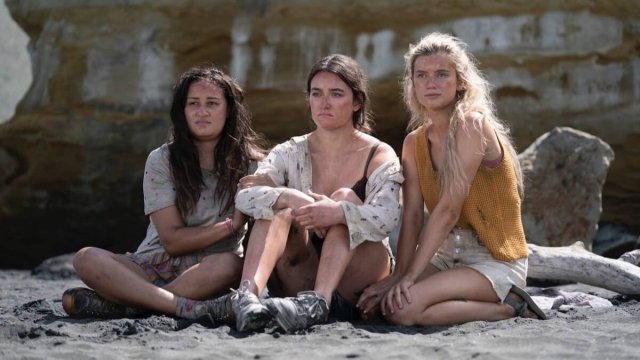 Сериал Дикарки - 2 сезон 1 серия / The Wilds