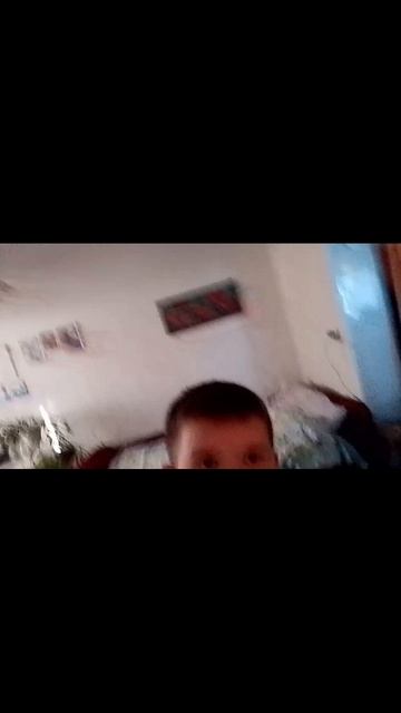 за мной кто то следит