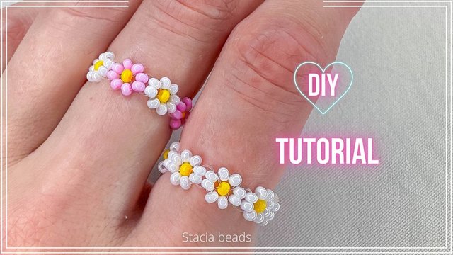 Как сделать Простое колечко с ромашками из бисера