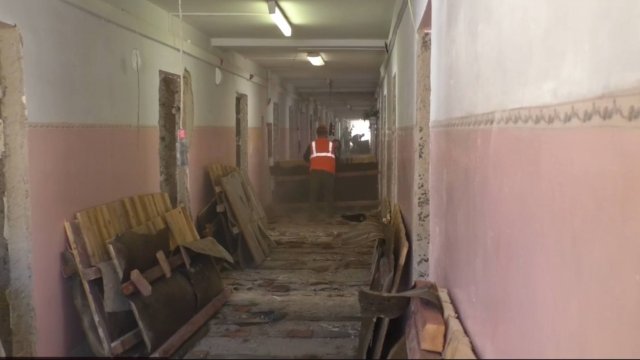 На Колыме идет ремонт общежития Магаданского политехнического техникума