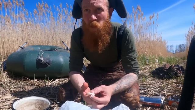 ВИП ИЗБА В ТАЙГЕ НА БОЛОТЕ! ЛЮТЫЕ КАРАСИ НА УДОЧКУ!