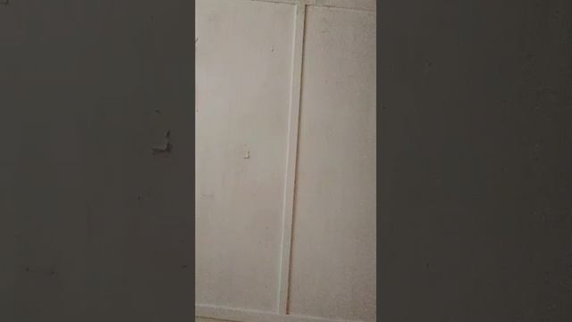 бр