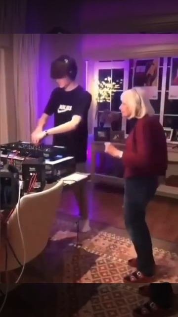 😂👍🤘🎧🎛️🔊