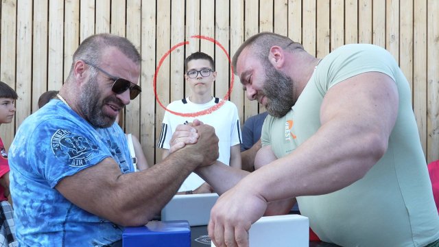 ЦЫПЛЕНКОВ против ВАЛЕРЫ. "СМАЕВ ОДИН ХЕР СИЛЬНЕЕ" Уличная БОРЬБА. Открытая АРМАТУРА ЛУХОВИЦЫ