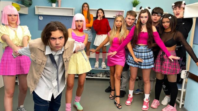 КАМИЛЬ УРЫЛ БАСКЕТБОЛИСТА!!! ЛУЗЕРЫ СТАЛИ КРУТЫМИ АМИНА УЗНАЛА ПЛАН НОВЕНЬКОЙ