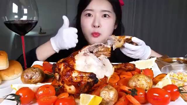 Мукбанг и Mukbang с Изяществом: Жареная Курица и Вино! 🍗🍷 Плюс Рецепт