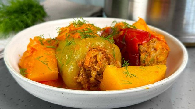 Самые ВКУСНЫЕ Фаршированные ПЕРЦЫ по-домашнему! Мама научила готовить ТАК ВКУСНО, что пальчики оближ