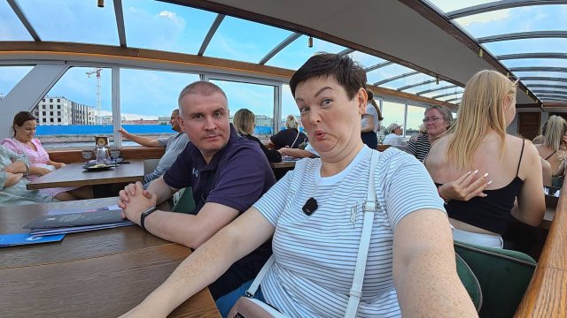 Я в ШОКЕ, меня сфоткали БЕЗ ФИЛЬТРОВ! Купили ПОДАРКИ себе и ребятам! Да я ЖМОТ теперь) Гуляем Питер