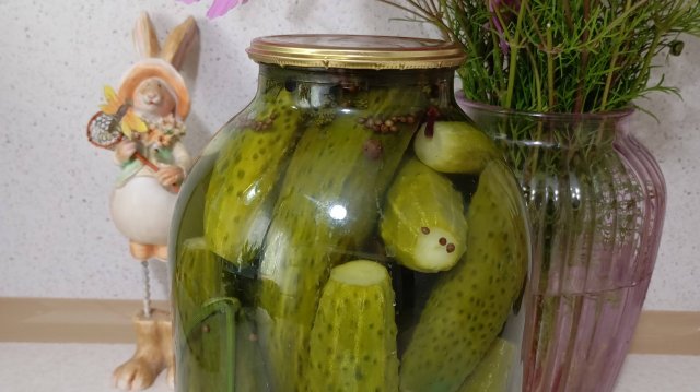 Вкусные,  Хрустящие ОГУРЦЫ в 3х литр. банках.!