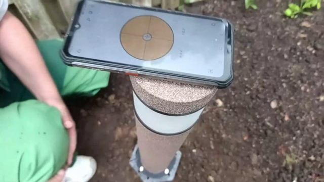 Подключение и выставление по вертикали уличных светильников вдоль садовой дорожки