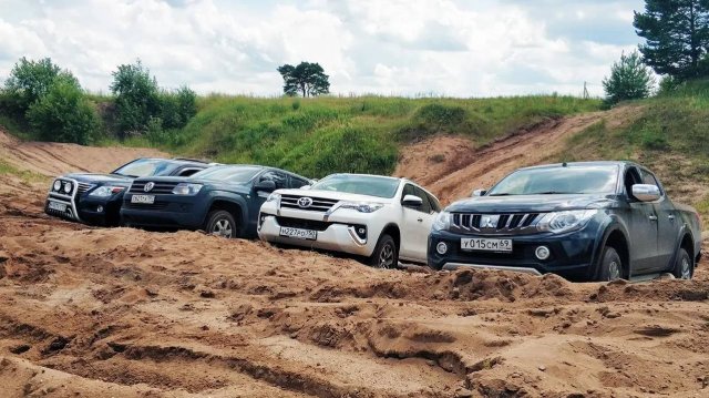 Жёсткий бой культовых внедорожников. Спор на пределе! Toyota, Mitsubishi, Volkswagen, Lexus.