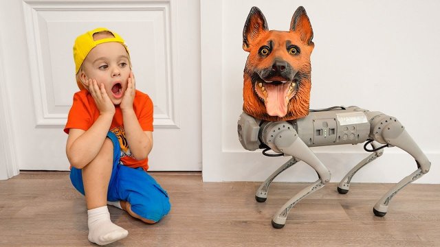 Влад и Ники. Крис хочет завести домашнее животное и играет с собакой-роботом! Видео для детей!