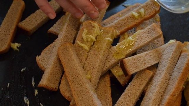 Гренки в духовке к пиву