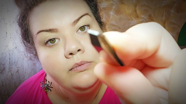 АСМР покрашу ресницы и брови АСМР лучшая подруга
