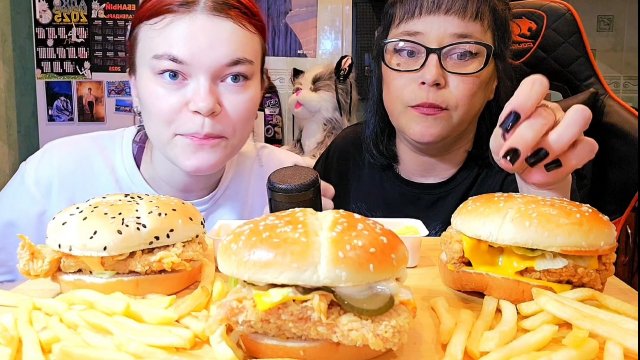Мукбанг | ROSTIC'S. Бургер Джуниор, Маэстро Бургер,Картошка фри 🍟 | Обжор Асмр