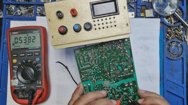 Переполюсовка зарядного , неожиданный "защитник"