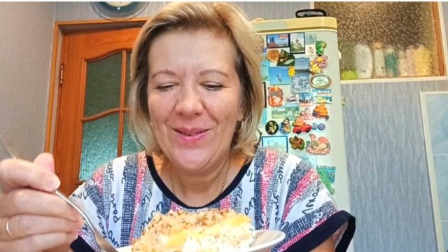 Значит это не судьба/Наготовила всего/Салат,тушёная капуста,блины...