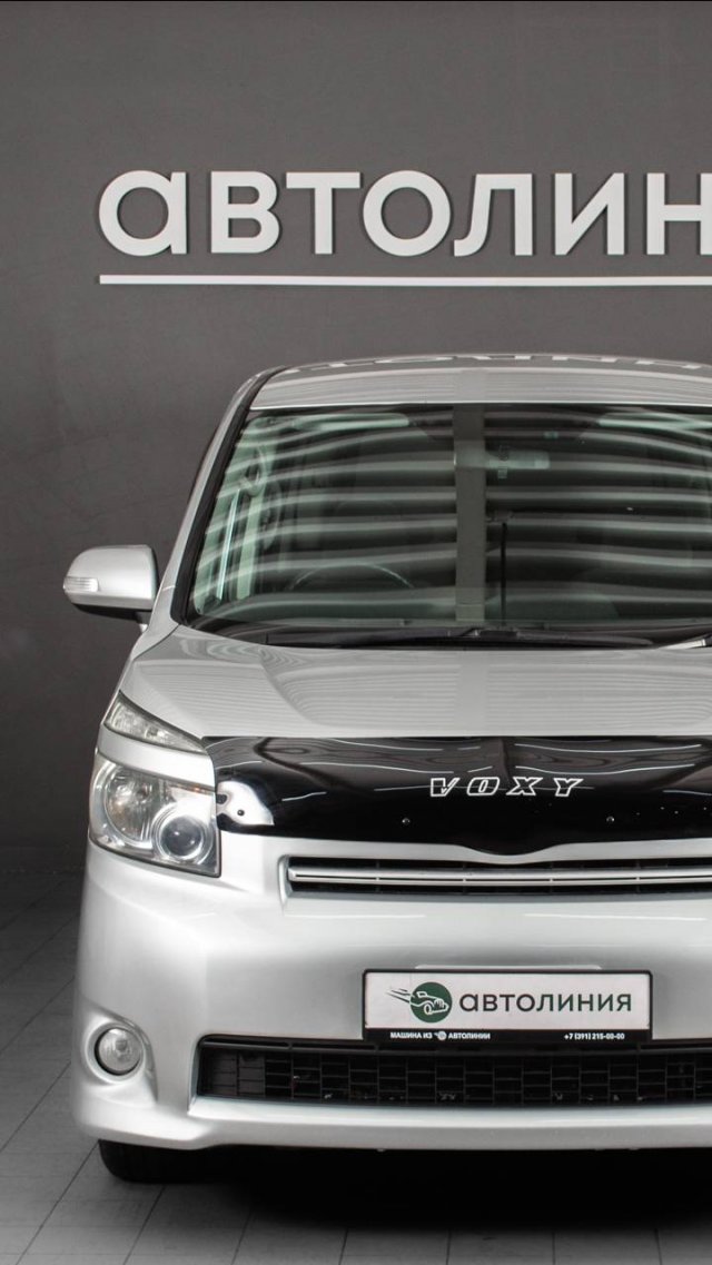 Toyota Voxy '2010