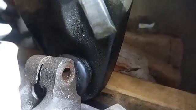 Как снять ступицу с шаровой опоры НИСАН АЛЬМЕРА G15 своими руками имей совесть подпишись)))))