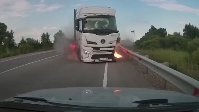 Аварии и ДТП НА ДОРОГАХ — не уступил и получил подборка на видео регистратор