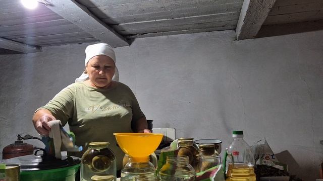 Я припала от этой комментаторши 🤣/ компот из груш
