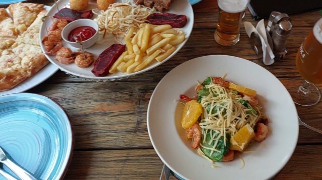 Вкусно готовлю, отдыхаю с подругами