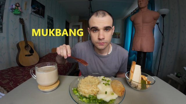 МУКБАНГ ПЮРЕ С КОТЛЕТОЙ КУРИНОЙ / КАПУСТА ТУШЕНАЯ / ПЕЧЕНЬЕ / ВАФЛИ / MUKBANG / АСМР