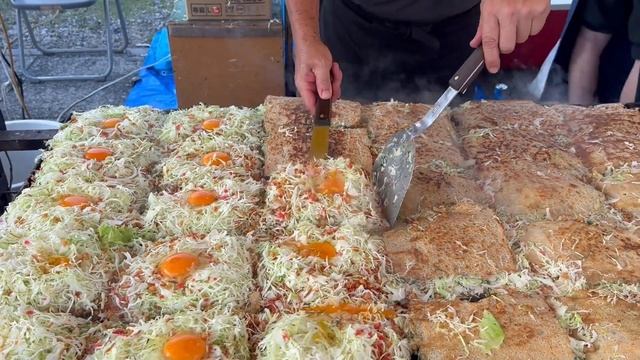 Свежеиспеченные Окономияки. Японская кухня.