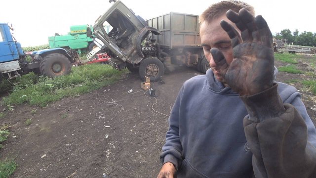 ремонт камаза потекла помпа, не работает делитель,замена радиатора на комбайне дон