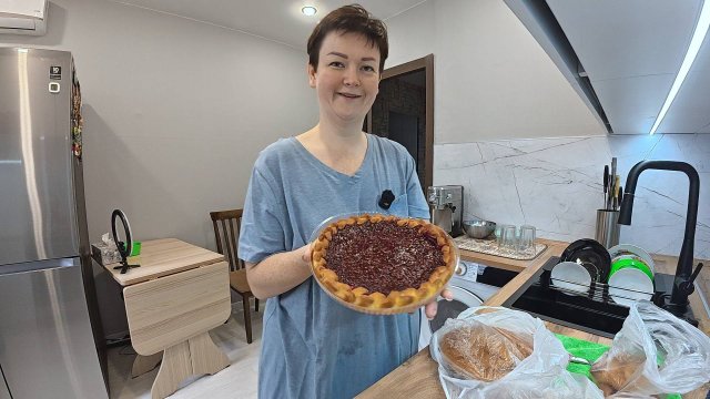 Вован РУГАЕТСЯ, вышла из дома одна и опять НАКУПИЛА еды! Не желайте ЗЛА, живите СВОЕЙ жизнью! Влог