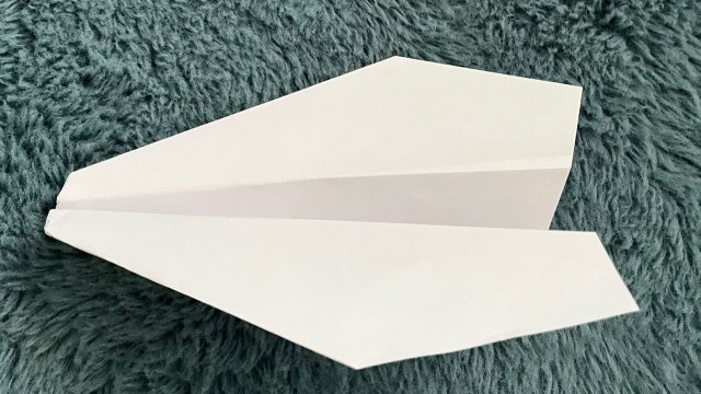 Как сделать бумажный самолётик
