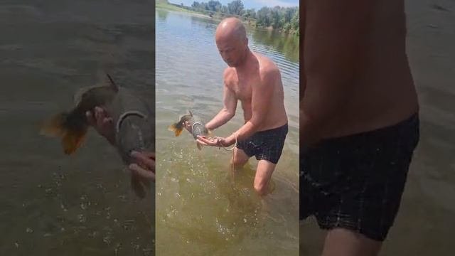 На рыбалке.