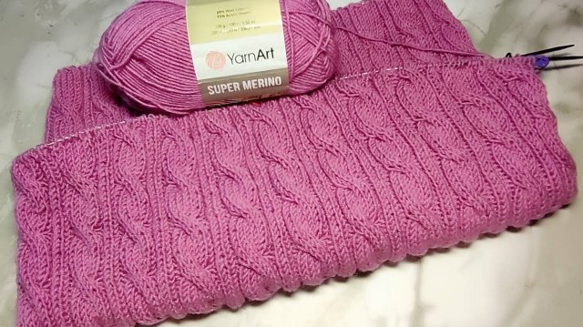 Женский джемпер со жгутами. Вяжем нагрудную выточку.