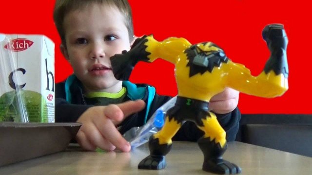 Макдональдс Хеппи Мил игрушки гамбургер влог Ben10 McDonalds toys HappyMeal (перезалив с Mister Max)