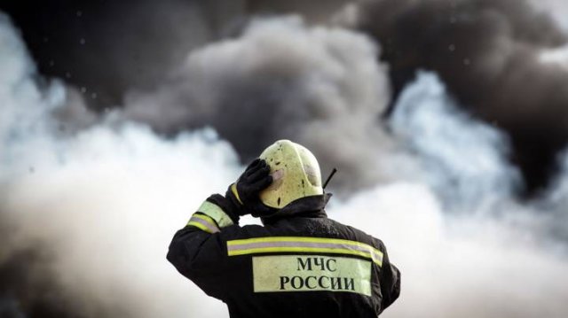 Пожарный поезд отправился на помощь в тушении пожара в порту Усть-Луги
